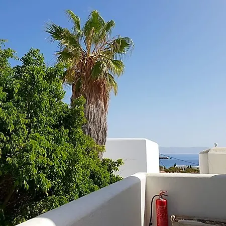 Silver Rocks Hotel 2*