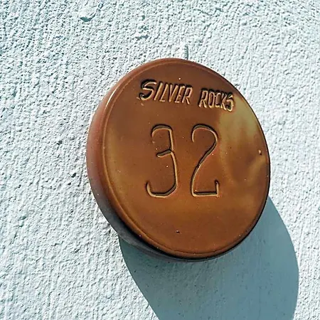 Silver Rocks Отель